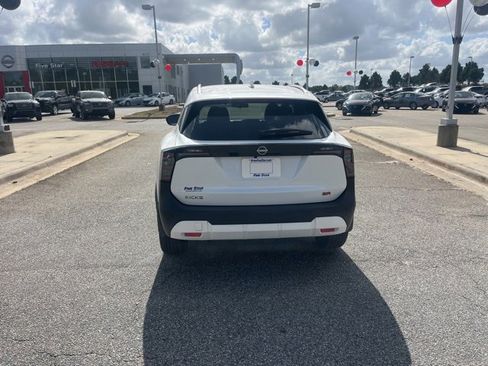 New 2025 Nissan Kicks SR image 10