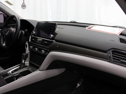 Used 2018 Honda Accord Touring image 27