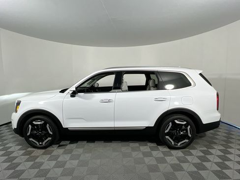Certified 2025 Kia Telluride S FWD image 8