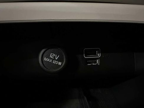 Used 2022 Volvo XC40 T5 Momentum AWD/4WD image 26