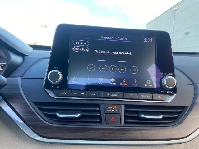 Used 2025 Nissan Altima 2.5 SV FWD image 23