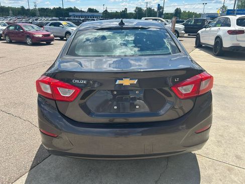 Used 2017 Chevrolet Cruze LT w/ Convenience Package FWD image 6