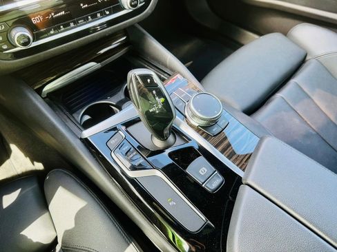 Used 2019 BMW 530i w/ Convenience Package image 22