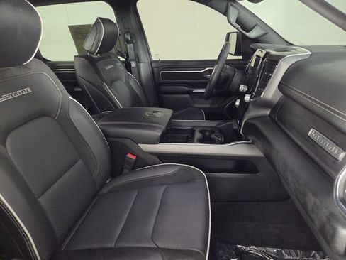 Used 2025 RAM 1500 Laramie RWD image 31