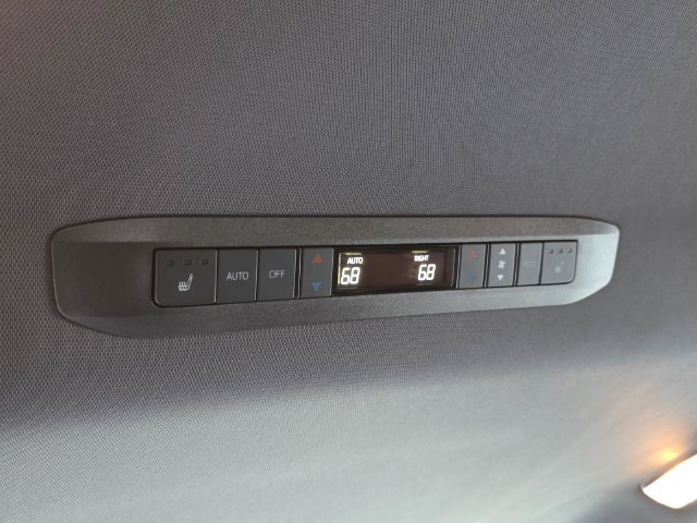 Used 2024 Toyota Sienna Platinum AWD/4WD image 11