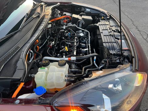 Used 2021 Ford Escape SE image 40