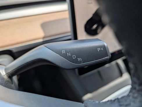 Used 2023 Tesla Model Y Long Range AWD/4WD image 23