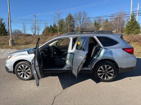 Used 2016 Subaru Outback 2.5i Limited image 16