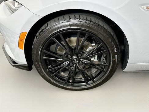 Used 2025 MAZDA MX-5 Miata Club RWD image 11