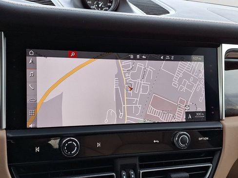 Used 2023 Porsche Macan S image 17