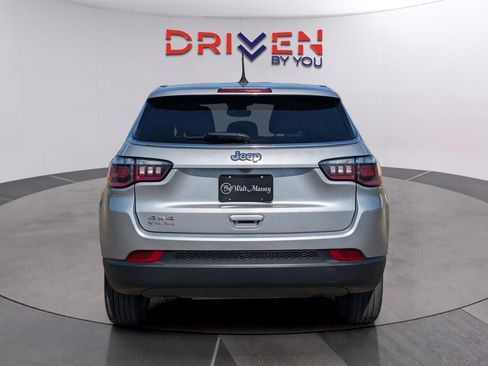 Used 2023 Jeep Compass Sport AWD/4WD image 4