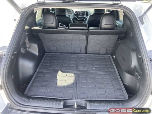 Used 2022 Jeep Cherokee Limited w/ Mopar Interior Package AWD/4WD image 27