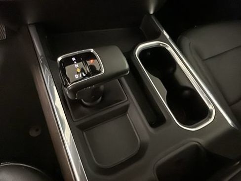 Used 2024 GMC Sierra 1500 SLT w/ SLT Convenience Package AWD/4WD image 21