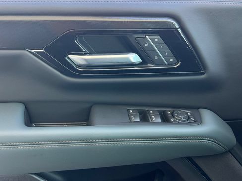New 2026 GMC Yukon XL AT4 AWD/4WD image 9