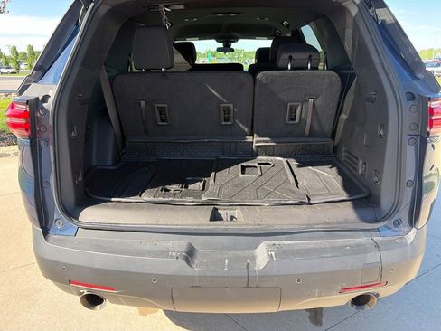 Used 2022 Chevrolet Traverse LT FWD image 53