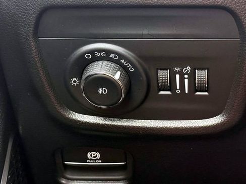Certified 2024 Jeep Grand Cherokee L Limited w/ Luxury Tech Group II AWD/4WD image 22