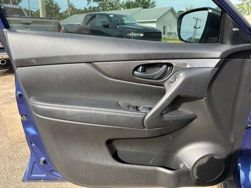 Used 2020 Nissan Rogue S FWD image 8
