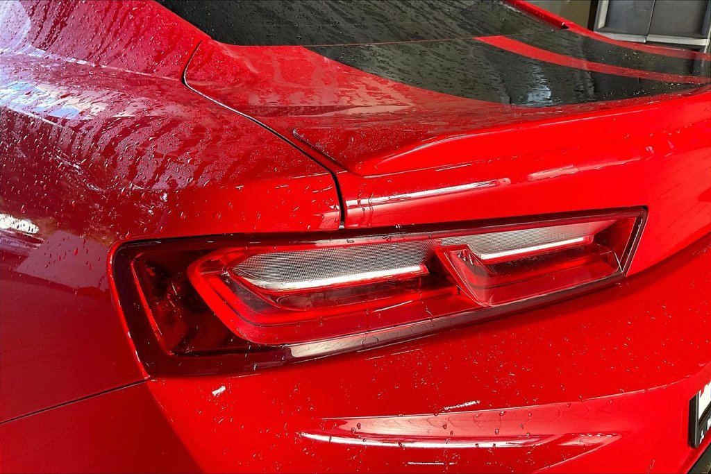 Used 2018 Chevrolet Camaro LT RWD image 17