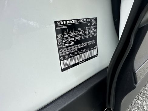 Certified 2025 Mercedes-Benz GLB 250 image 34