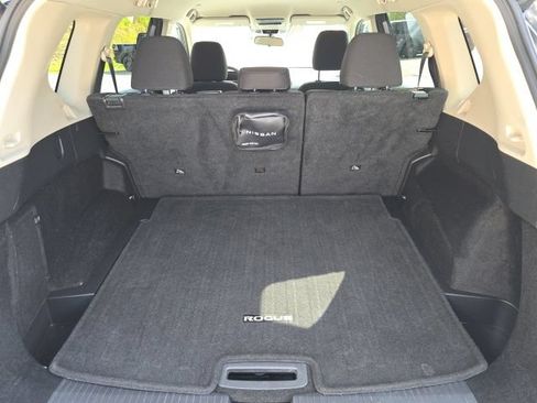 Used 2024 Nissan Rogue SV AWD/4WD image 10