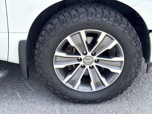 Used 2017 Nissan Titan SL RWD image 10