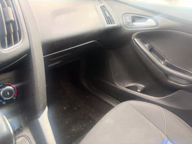 Used 2017 Ford Focus SE FWD image 22