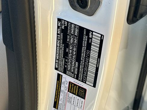 Certified 2025 Mercedes-Benz GLE 450e 4MATIC image 37