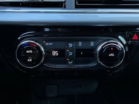 Used 2025 Chevrolet Trax LT image 25