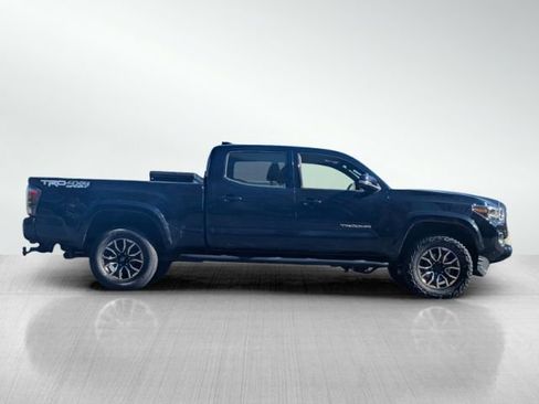 Used 2020 Toyota Tacoma TRD Sport image 3