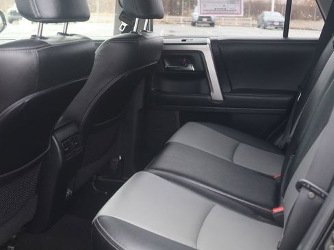 Used 2020 Toyota 4Runner SR5 Premium w/ Moonroof Package AWD/4WD image 27