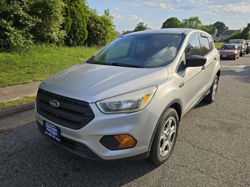 Used 2017 Ford Escape S image 3