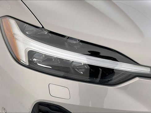 Certified 2025 Volvo XC60 B5 Plus image 39