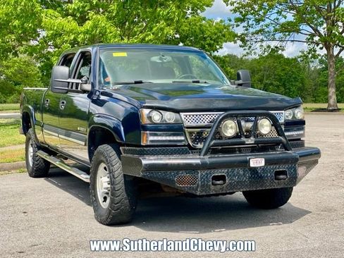Used 2005 Chevrolet Silverado 2500 LS w/ Skid Plate Package AWD/4WD image 9
