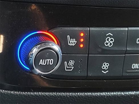 Used 2024 Buick Enclave Premium image 26