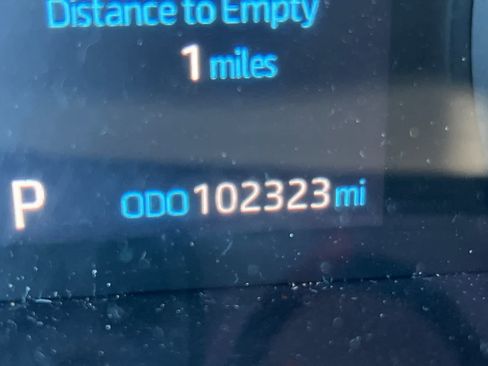 Used 2019 Toyota RAV4 LE FWD image 27