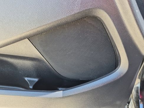 Used 2018 Ford Explorer XLT FWD image 22