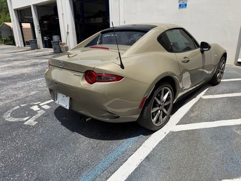 Used 2023 MAZDA MX-5 Miata Grand Touring RWD image 3