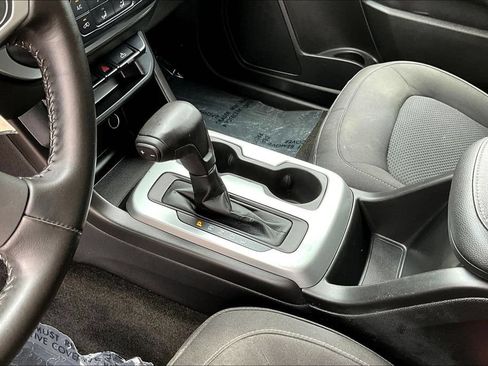 Used 2018 Chevrolet Colorado LT w/ LT Convenience Package RWD image 21