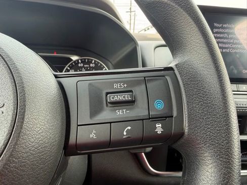 Certified 2023 Nissan Rogue SV image 18