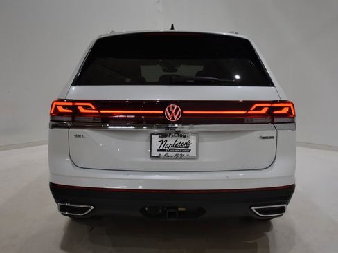 Used 2025 Volkswagen Atlas SEL AWD/4WD image 5