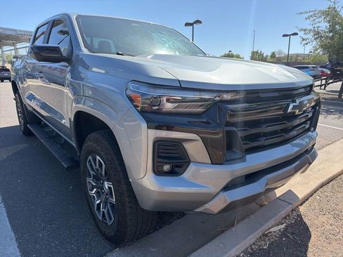 Used 2023 Chevrolet Colorado Z71 w/ Z71 Convenience Package 2 AWD/4WD image 3