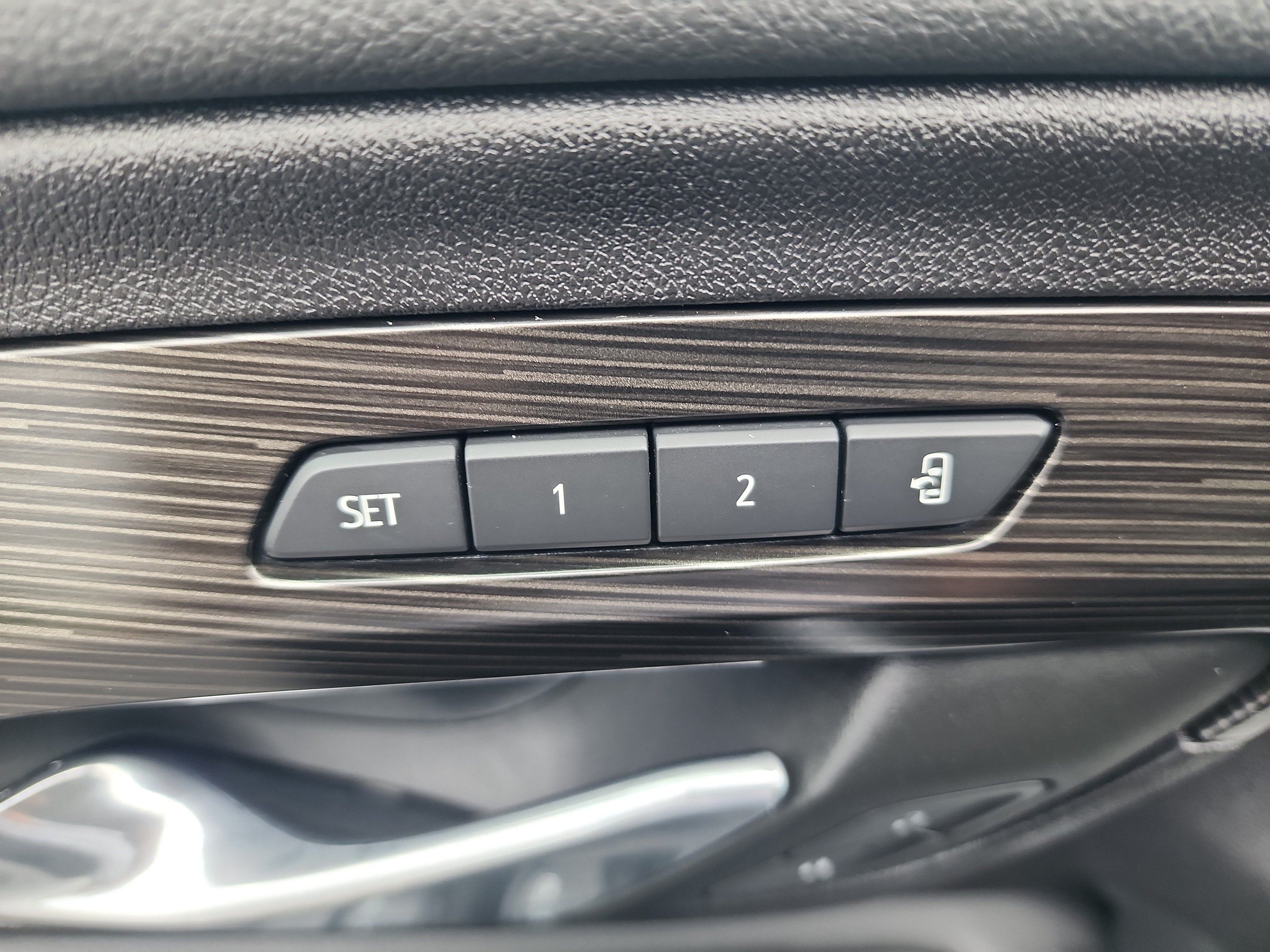 Certified 2024 GMC Terrain SLT w/ Infotainment Package II AWD/4WD image 14