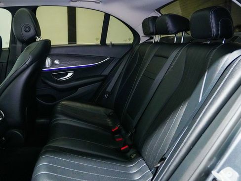 Used 2018 Mercedes-Benz E 300 image 18