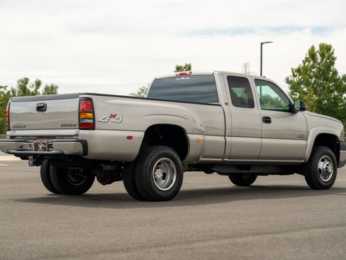 Used 2005 Chevrolet Silverado 3500 LT w/ Heavy-Duty Power Package image 25