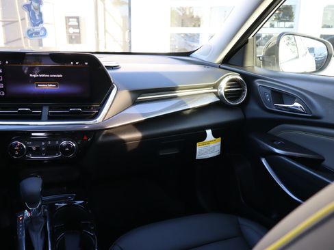 Used 2026 Chevrolet Trax ACTIV w/ Driver Confidence Package FWD image 13