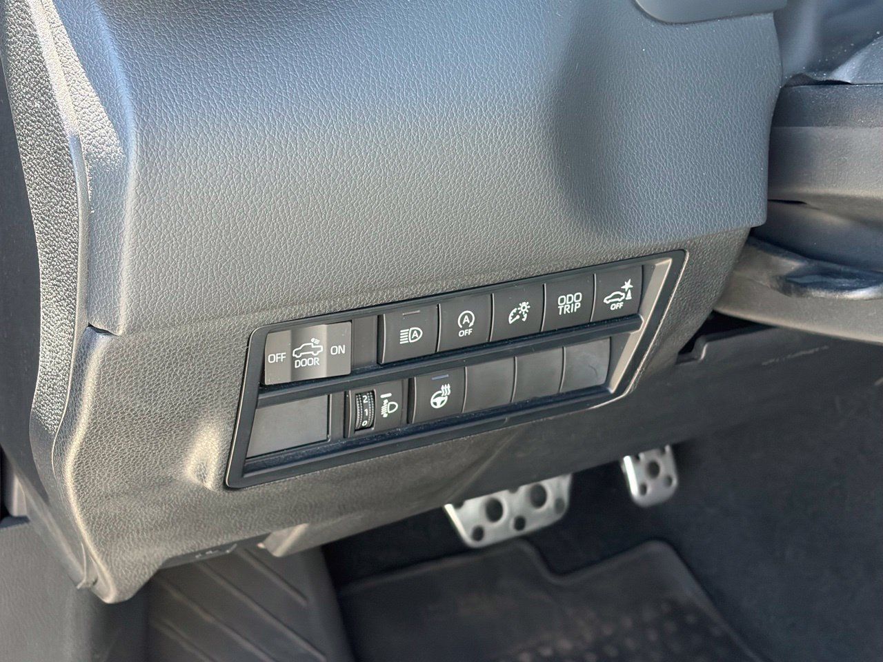 Used 2022 Toyota Tundra Limited w/ TRD Off-Road Package AWD/4WD image 7
