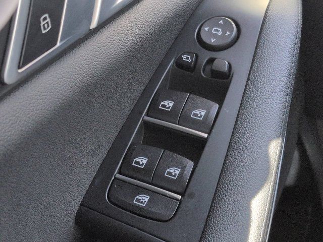 Used 2019 BMW X5 xDrive40i w/ Parking Assistance Package AWD/4WD image 25