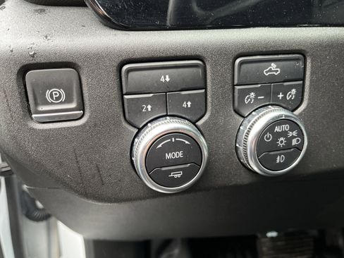 Used 2024 GMC Sierra 2500 SLE w/ SLE Convenience Package AWD/4WD image 17