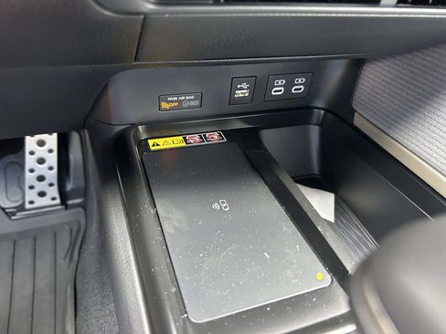 New 2026 Toyota Camry Hybrid FWD image 22
