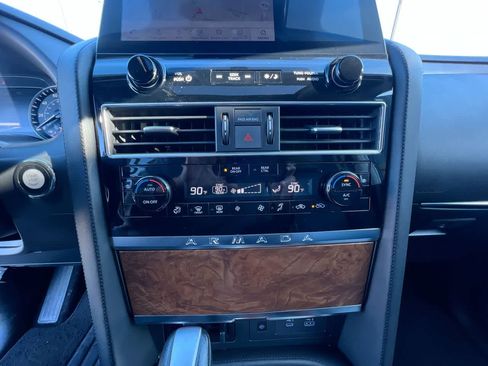 Used 2023 Nissan Armada SL w/ Captain's Chairs Package image 19
